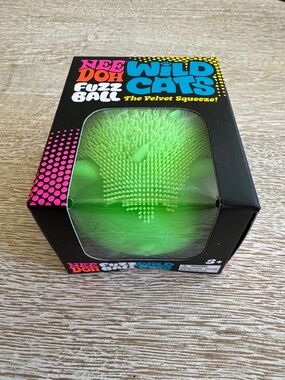 NeeDoh Fuzz Ball Wild Cats - Green